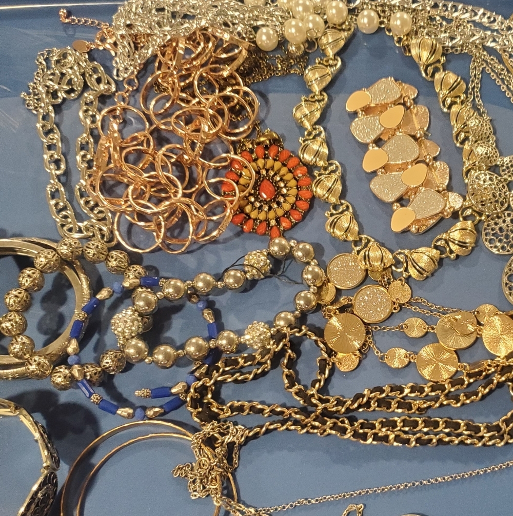 1 Pound Unsorted Craft Mixed Jewellery Lot for crafts repairs upcycling READ